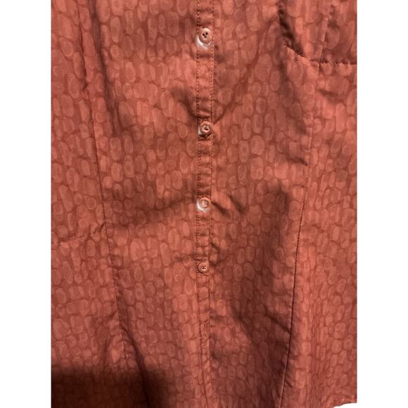 Woolrich Women’s Short Sleeve Button-Up Shirt – Size Large – Lighter Raisin - Picture 3 of 7